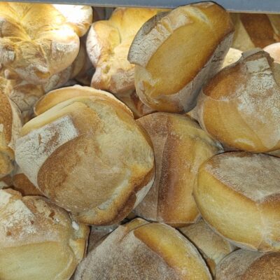 Puntata 239 – Il pane, la sua storia e la panificazione in tempi di crisi economica ed energetica